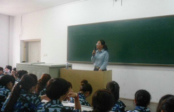 我系2013届新生入学教育大会顺利举办