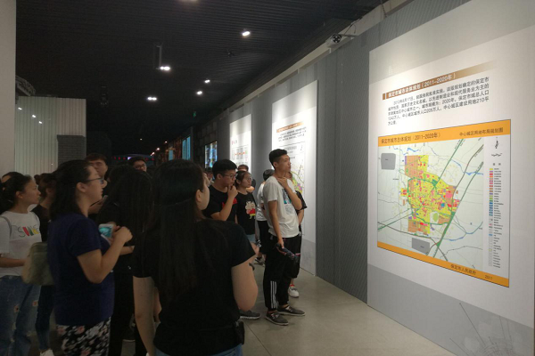2015级工程管理专业城市规划展览馆参观