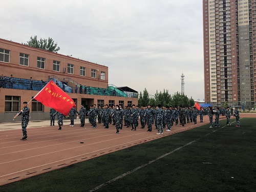 【运动会集锦】管理学院学生为运动会开幕式积极准备