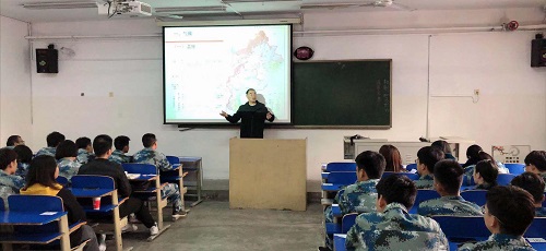 霍习良教授为我院学生做学术报告