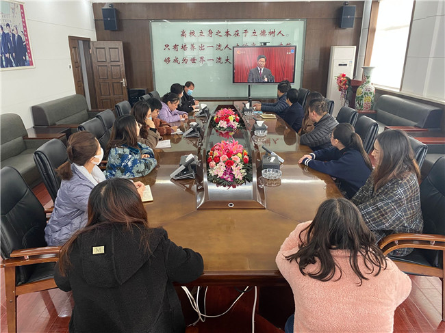 我校组织党员收看河北省第十次党代会