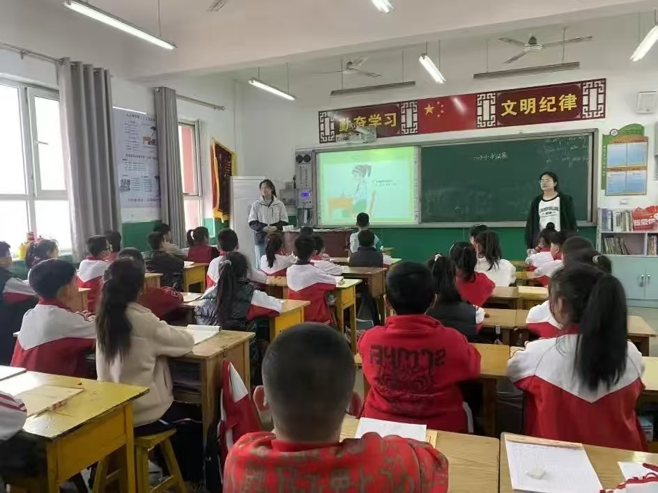 教师挂职清苑五小 “书法种子”播撒校园