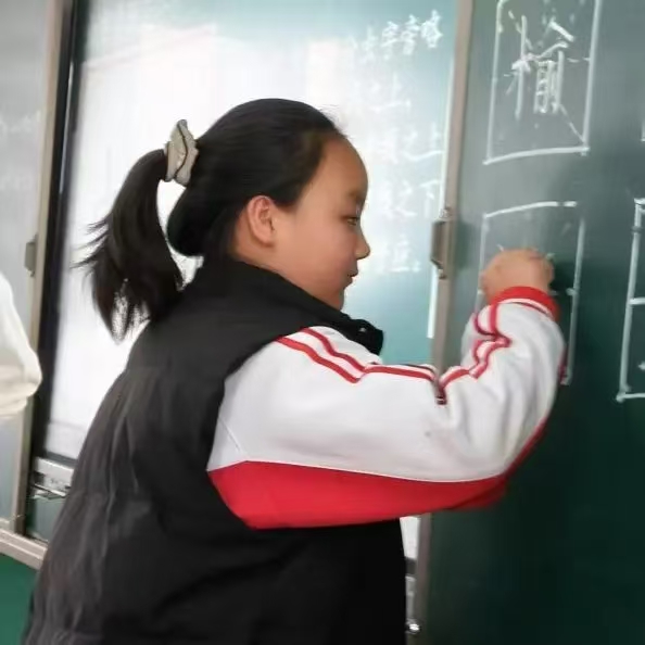 教师挂职清苑五小 “书法种子”播撒校园