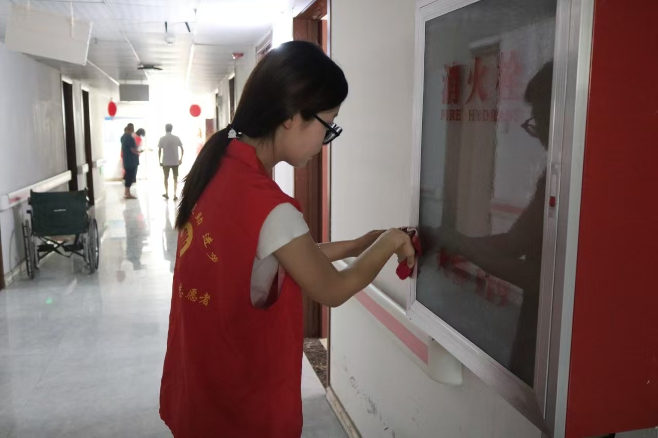 【青春筑梦，志愿逐光】“情暖夕阳，志愿同行” ——保定理工学院经济学院志愿者走进南祥园养老院开展志愿服务活动