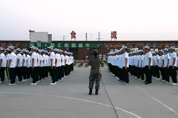 保定理工学院经济学院新生军训风采展示（一）