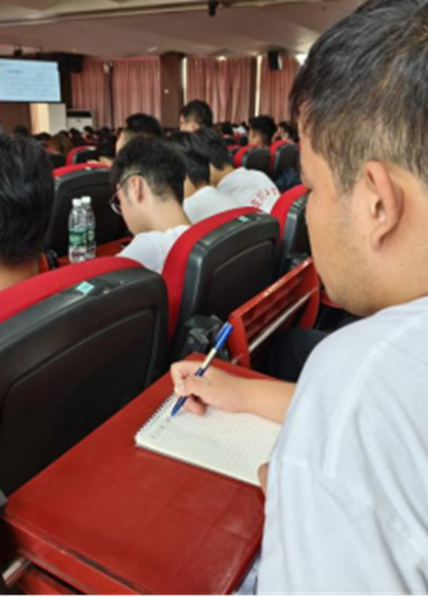 入学教育|保定理工学院|管理学院|以校友经验为帆，助学子锚定成长航向