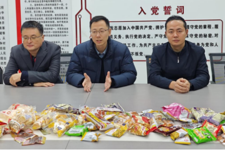 笔尖传情，暖意助考：管理学院温情涌动，为考研学子送上“加油能量包”