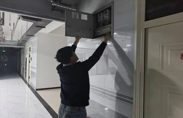 以生为本暖寒冬，守护安全践初心——保定理工学院管理学院开展寒假宿舍安全暖心排查