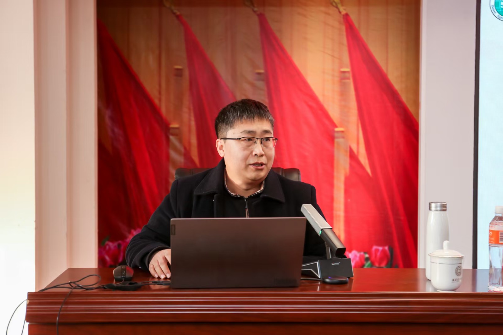 聚焦样板支部创建 提升党建规范化水平——我校举办党务干部培训暨经验交流会