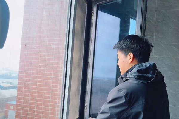 暖心服务|保定理工学院管理学院：辅导员开展宿舍通风及安全排查工作