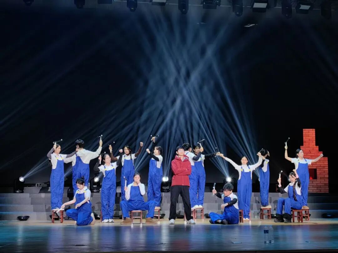 保定理工学院师生参演高碑店市春节联欢晚会