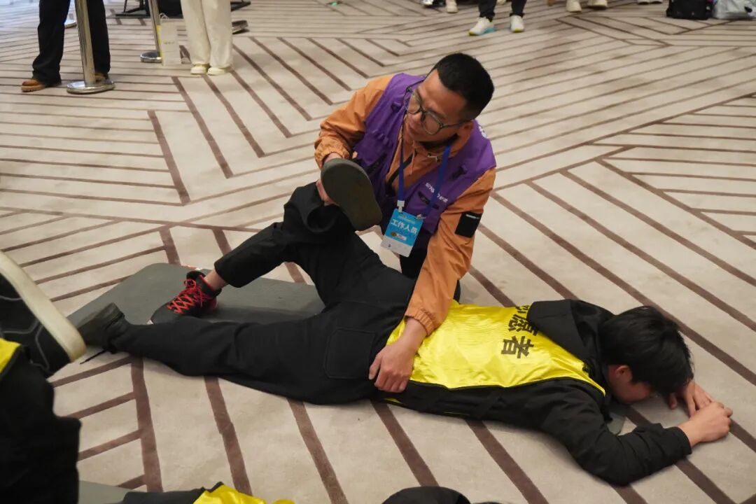 300名保理青年出征！保定理工学院志愿者圆满完成2026年雄安马拉松赛事服务工作