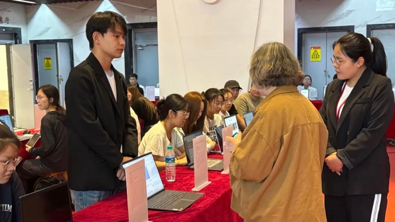 青春绽放学苑风采 保定理工学院信息科学与工程学院成功举办第二届毕业生作品展