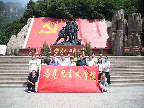 校地协同激活红色资源 行走思政赓续狼牙风骨 保定理工学院赴狼牙山五勇士陈列馆开展“行走的思政课”实践研学活动