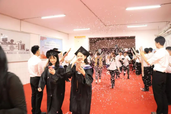 夏风送骊歌 青春正启航 ——会计学院2026届毕业典礼圆满落幕