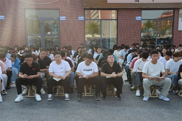 凝聚青春朝气，勇担医者使命——2026级新生第一次学生大会圆满结束