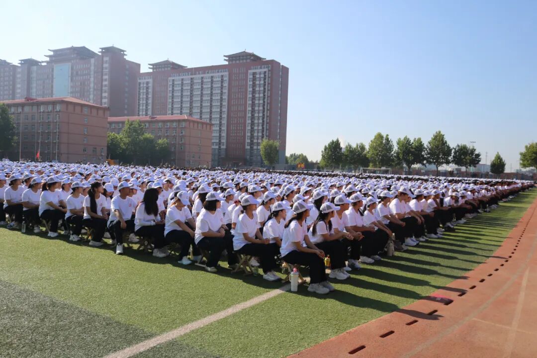 砺剑启新程，青春铸担当——康复医学院2026级新生参加军训开营仪式