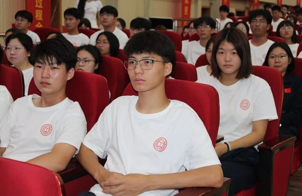 入学教育专题｜保定理工学院管理科学与工程学院开展“启航新程 筑梦管理”院长第一课专题讲座
