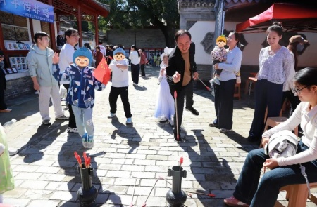 古衙承文脉 青年传非遗——保定理工学院多场地开展非遗传承实践活动