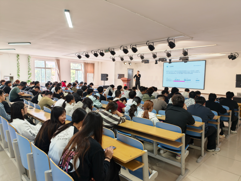 【校企同心，赋能求职】 秋招搭台觅良才  双选赋能促就业 ——信息科学与工程学院组织2027届毕业生踊跃参加保定理工学院秋季线下双选会