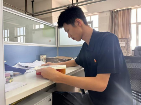 保定理工学院艺术学院开展七月份党日活动‖红心向党庆“七一”，砥砺奋进新征程