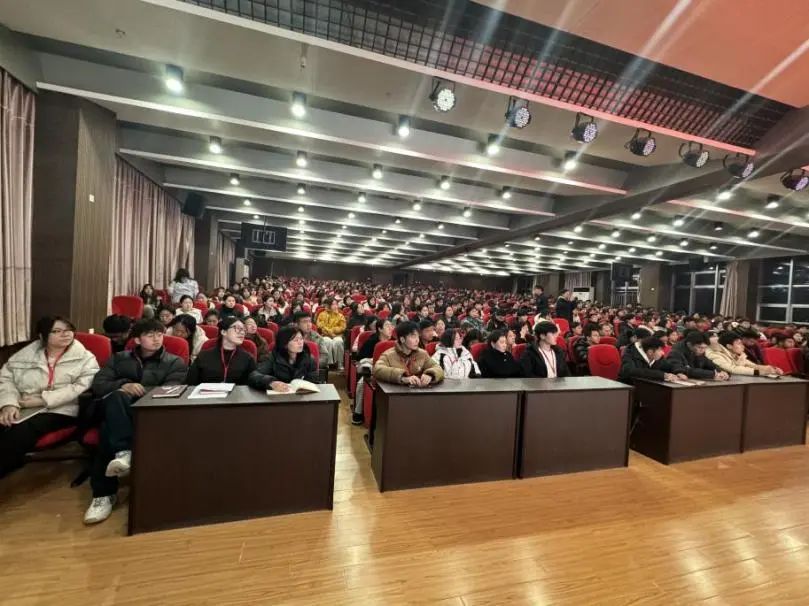 “一站式”学生服务｜解码青春 助力成长｜保定理工学院开展全校心理委员培训工作