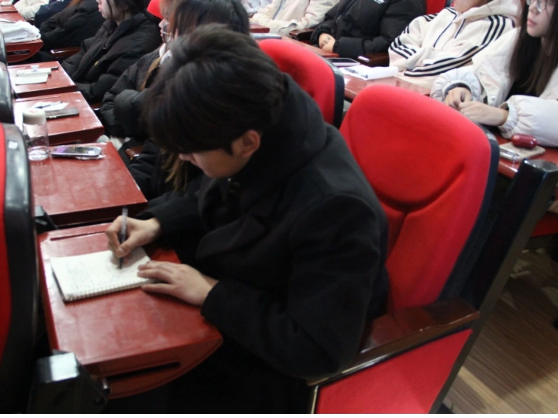 文明用网新征程，法制教育引航标——保定理工学院举办“文明用网，法制教育”主题讲座