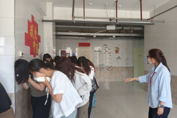 经济学院联合康复医学院开展消防逃生演练活动