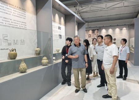 校企携手育英才 基地揭牌促实践 保定理工学院艺术学院与大宋定瓷共建实习基地