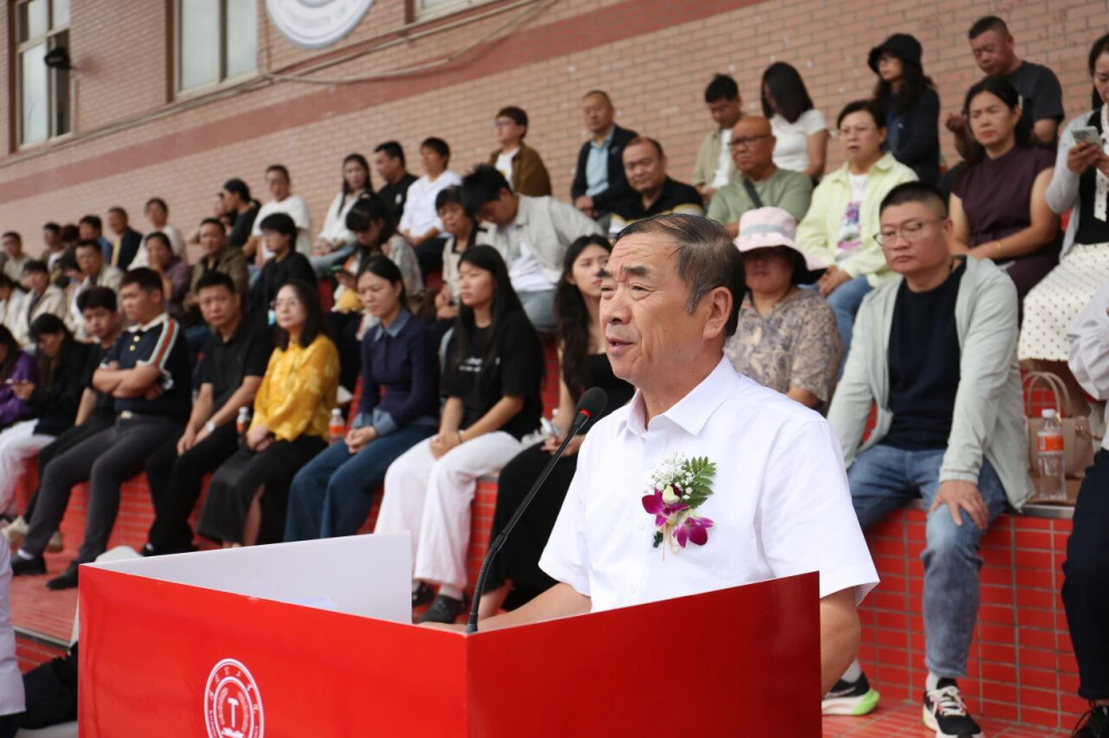 青春逐梦 强国有我——保定理工学院2025级新生开学典礼暨军训结营式盛大举行