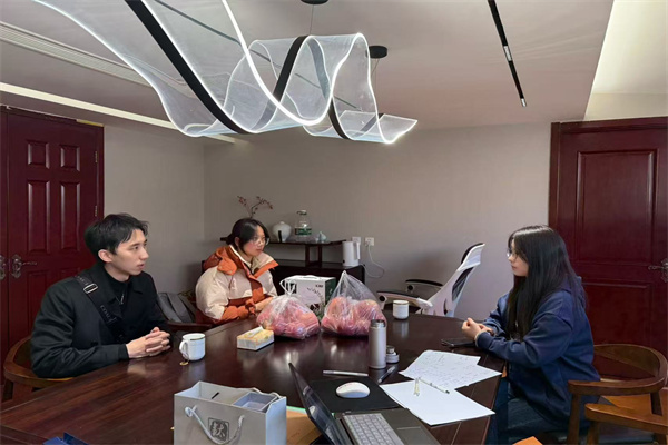 关怀学生促成长，深化校企共育人