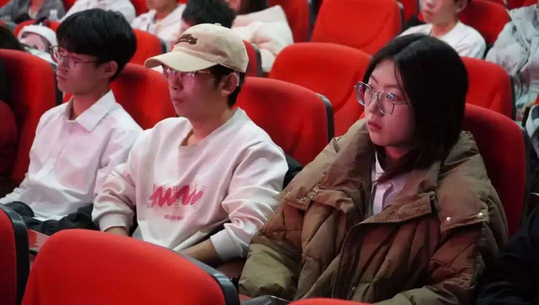 青马工程----保定理工学院青马工程第六讲—青马工程启智 青年逐光前行