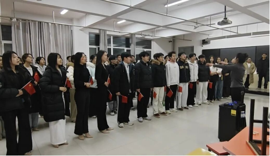 青春逐光踏歌行，红心向党颂华章——会计学院“一二·九”大合唱比赛荣膺二等奖