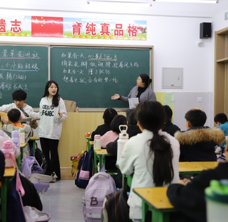 以美培元 文艺赋能 —— 保定理工学院美育支教点亮易县乡村学子艺术梦