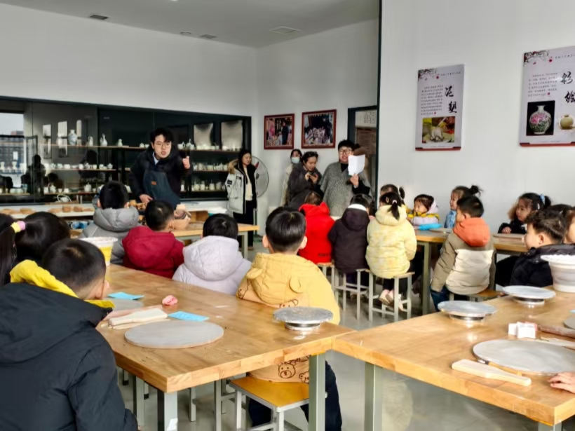 非遗润童心 研学促成长——保定理工学院艺术学院携手天悦幼儿园开展传统文化研学活动