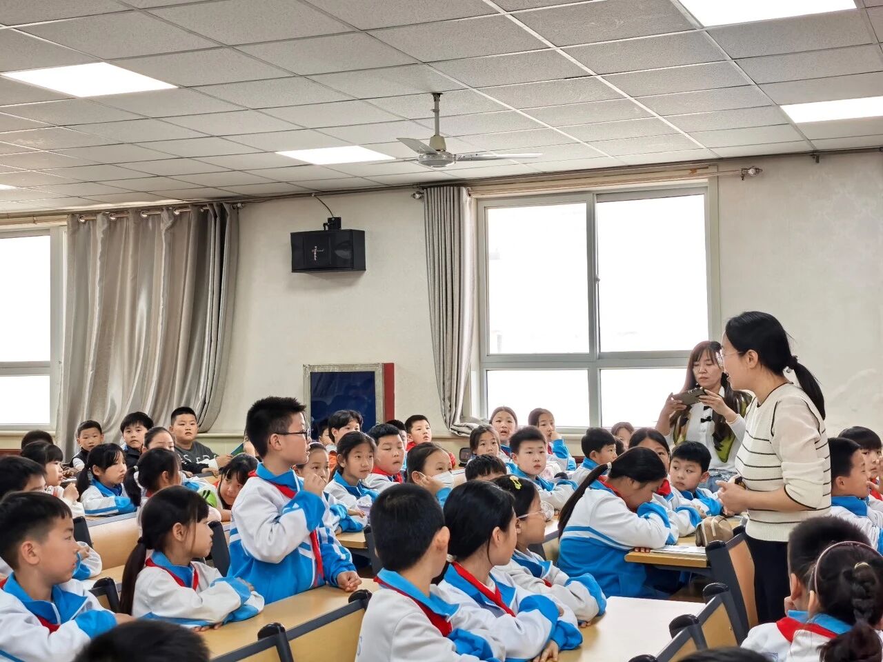 保定理工学院开展“珍爱自然资源，守护美丽中国”地质科普进校园活动