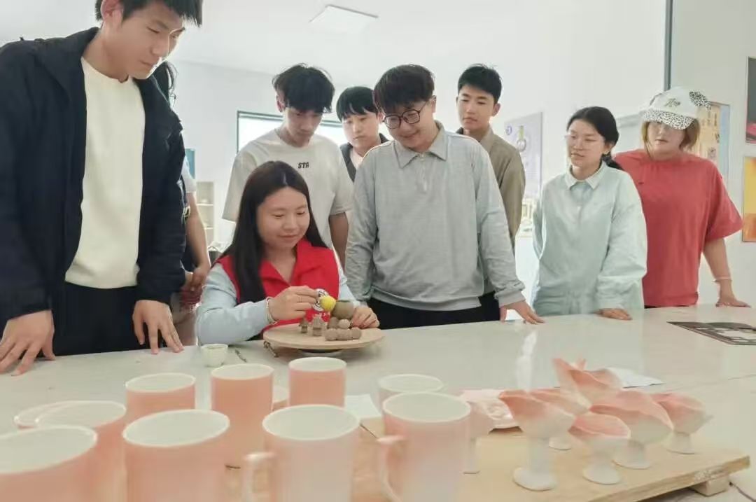 资助育人|以感恩为帆,筑成长之路——“助学金+感恩”系列活动总结
