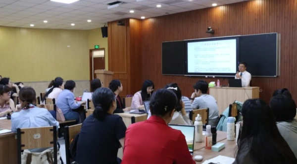 保定理工学院特邀周屈兰教授开展课程思政教学设计及竞赛能力提升专题培训