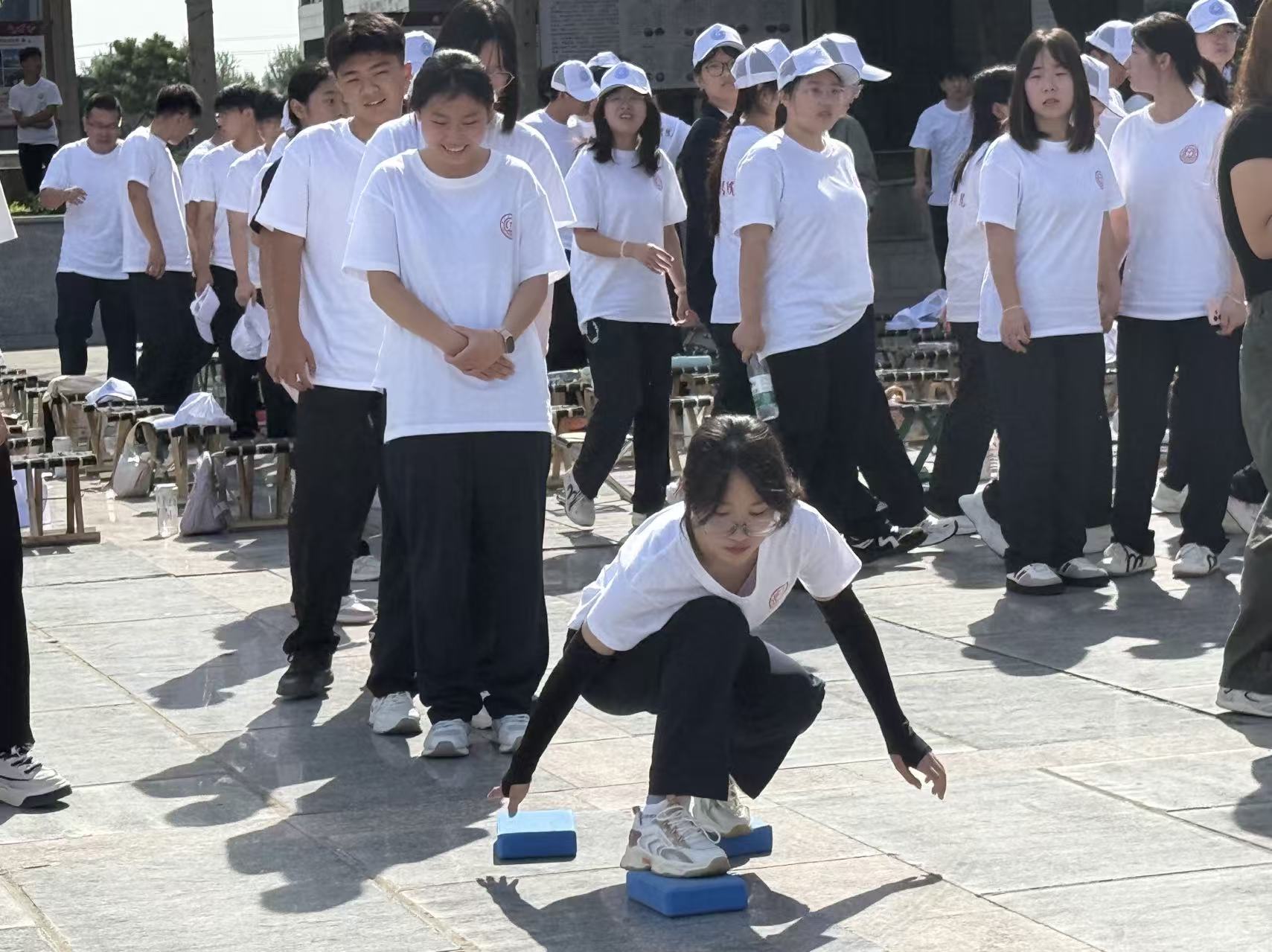 躬行体验悟管理 以协作启新程丨管理科学与工程学院开展2026级新生体验式入学教育