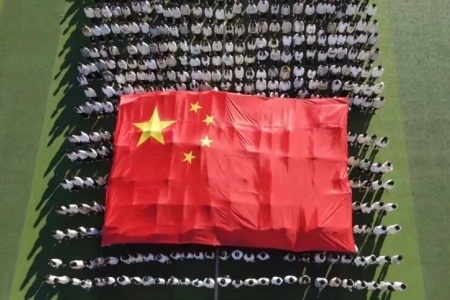 秋日逐光，为舞而来！保定理工艺院团体操火热招募。解锁青春专属荣光！